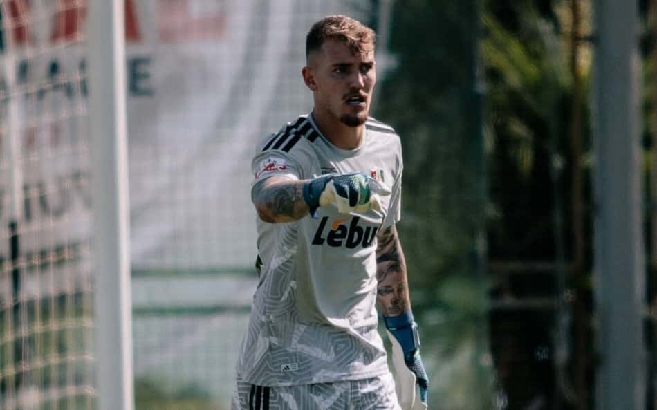 Léo Link em ação pelo Estrela Amadora no Campeonato Português