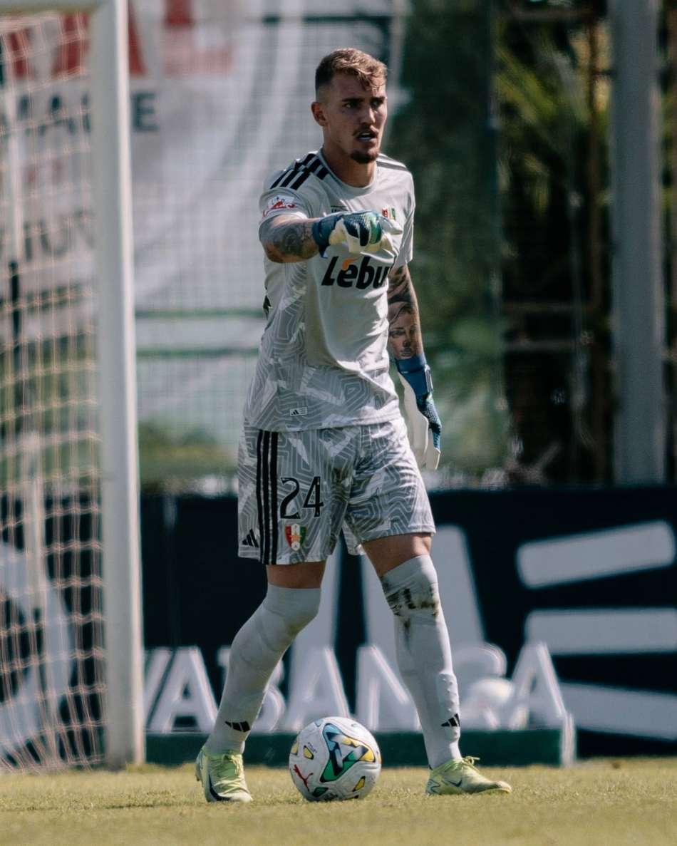 Léo Link em ação pelo Estrela Amadora no Campeonato Português