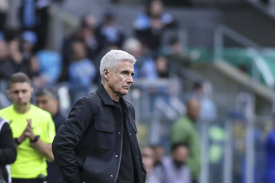 Luís Castro não resistiu à derrota do Grêmio em casa para o Vasco