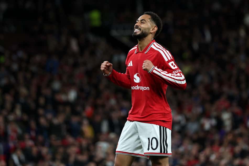 O atacante brasileiro número 10 do Manchester United, Matheus Cunha, comemora o primeiro gol da equipe durante a partida da Liga dos Campeões da UEFA entre Manchester United e Sabah FK, no Old Trafford, em Manchester, noroeste da Inglaterra, em 10 de setembro de 2026O atacante brasileiro número 10 do Manchester United, Matheus Cunha, comemora o primeiro gol da equipe durante a partida da Liga dos Campeões da UEFA entre Manchester United e Sabah FK, no Old Trafford, em Manchester, noroeste da Inglaterra, em 10 de setembro de 2026