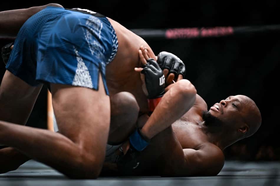 Michael Venom Page em ação no UFC Paris