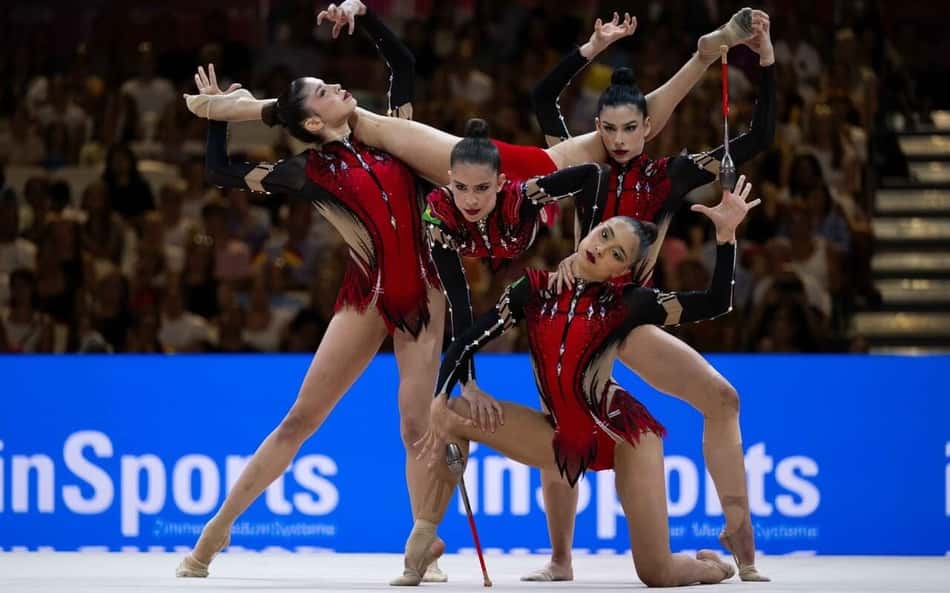Apresentação do conjunto brasileiro de ginástica rítmica na série mista do Mundial de Frankfurt, na Alemanha