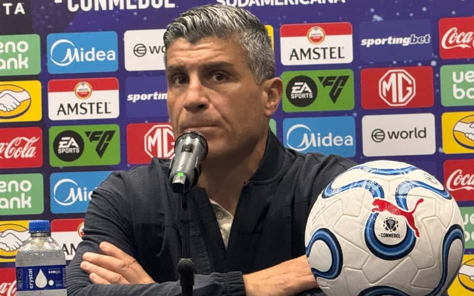 Pedro Emanuel após a classificação do Vasco para a semifinal da Sul-Americana