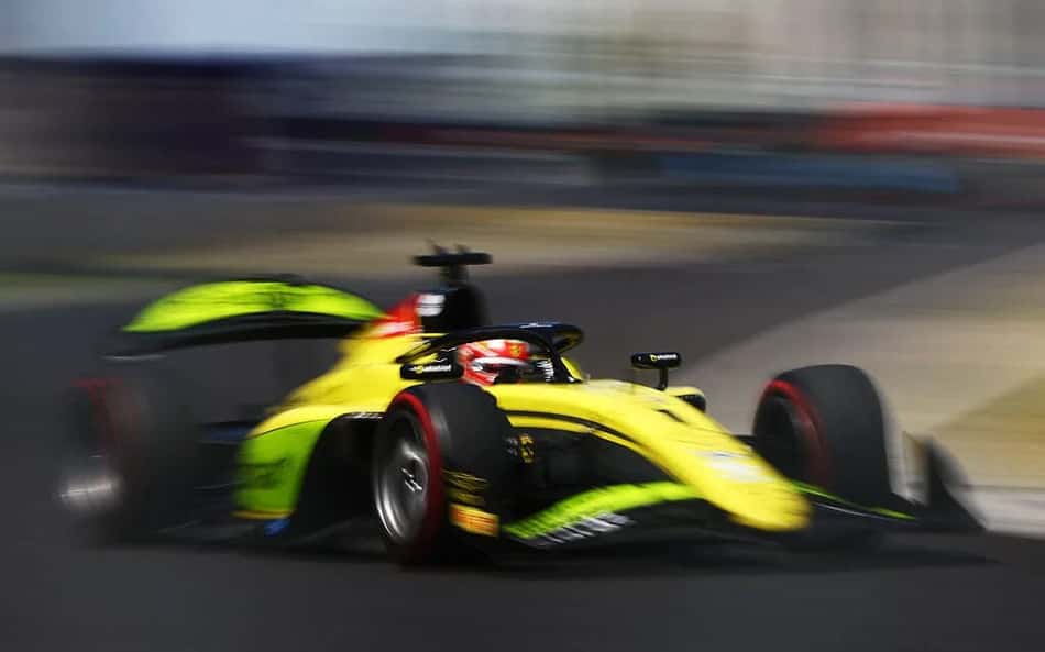 O piloto brasileiro Rafael Câmara corre pela Invicta Racing na Fórmula 2