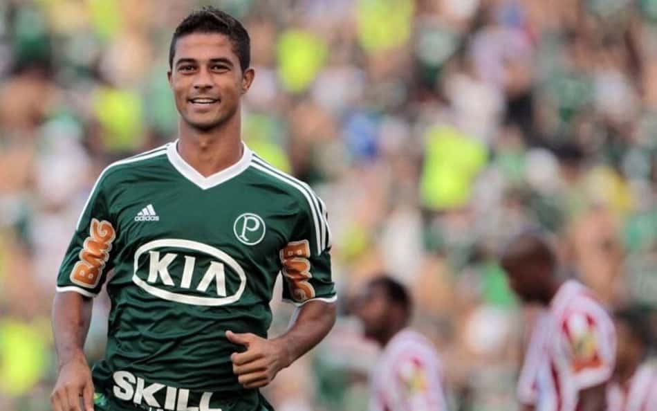 O atacante Ricardo Bueno atuou por empréstimo no Palmeiras entre 2011 e 2012. Fez apenas quatro gols em 30 partidas e acabou se transferindo para o Atlético Goianiense (Foto: Miguel Schincariol/Lancepress!)