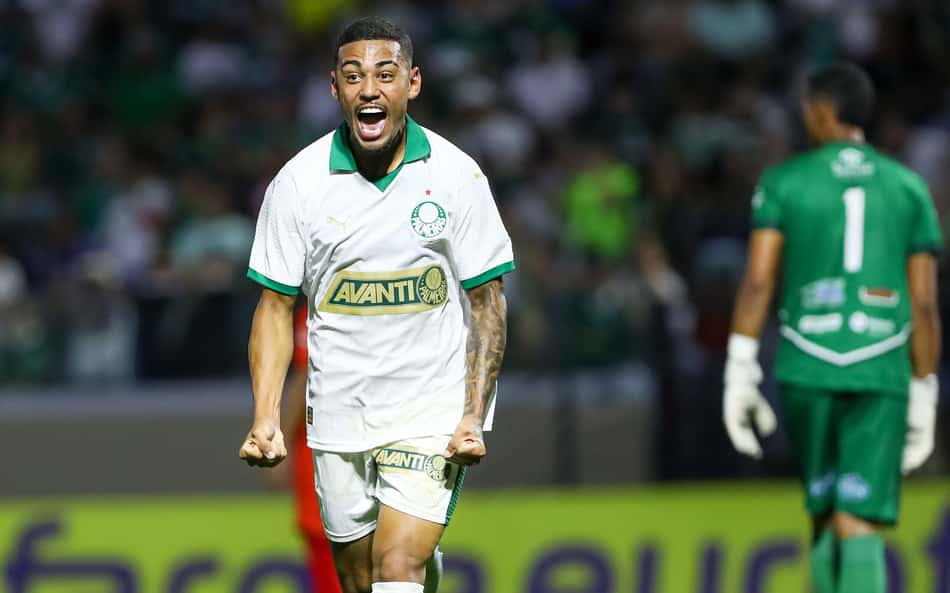 Jogos de hoje: Riquelme Fillipi, do Palmeiras, em ação pela Copinha (Foto: Marco Miatelo/AGIF)