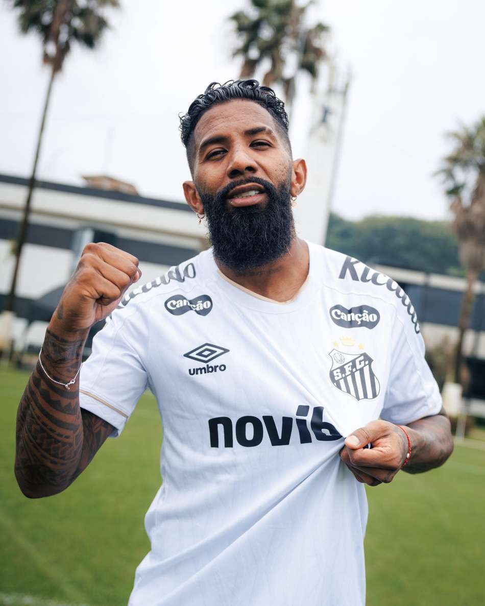 rodinei em treino do Santos