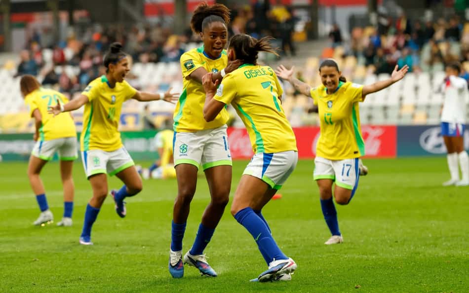 Seleção brasileira comemora classificação