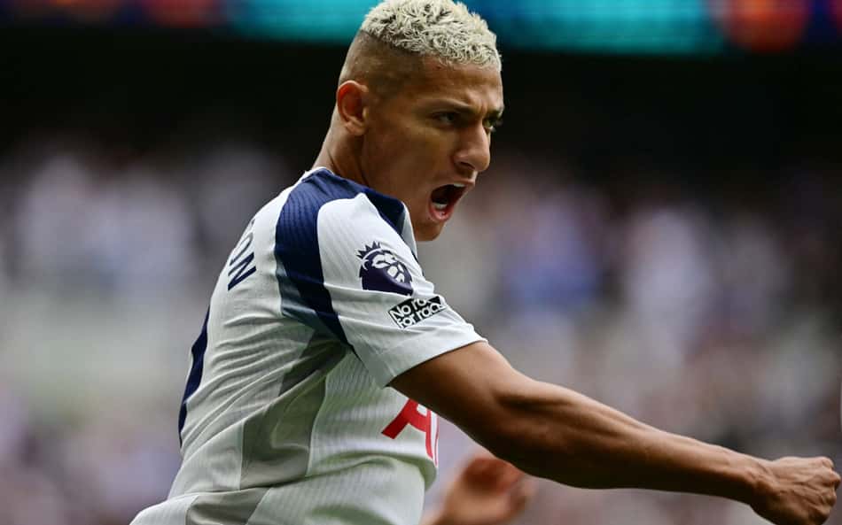 Vasco faz proposta por Richarlison e aguarda sinalização do Tottenham