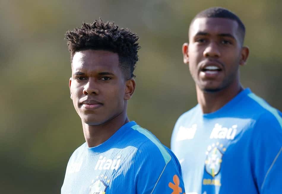 Estêvão e Rayan durante treino da Seleção em Brisbane, na Austrália