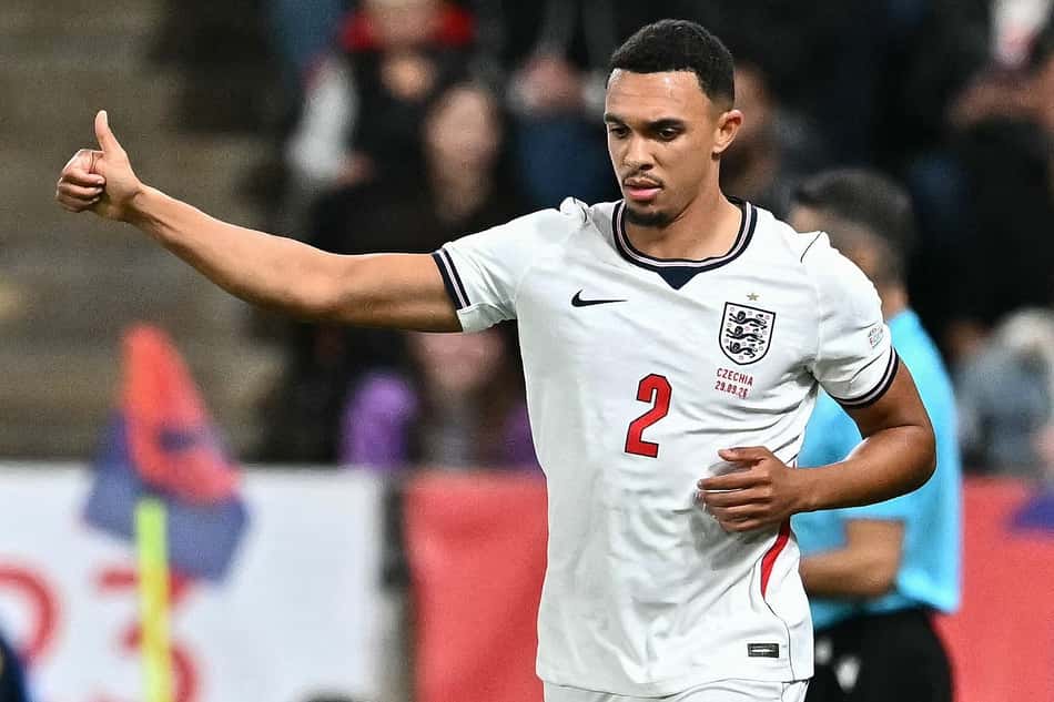 Trent Alexander-Arnold em duelo da Inglaterra em duelo da Nations League