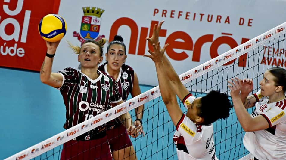 Valquíria larga em Sesc RJ Flamengo x Fluminense pela Copa Supervôlei