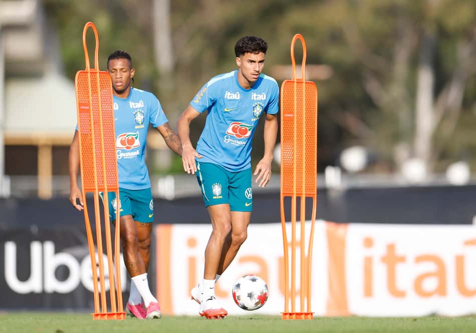 Vitor Reis durante treino do Brasil antes do jogo com a Austrália