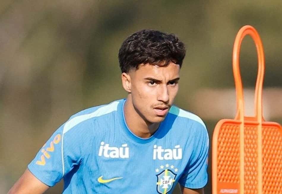 Vitor Reis durante treino do Brasil antes do jogo com a Austrália