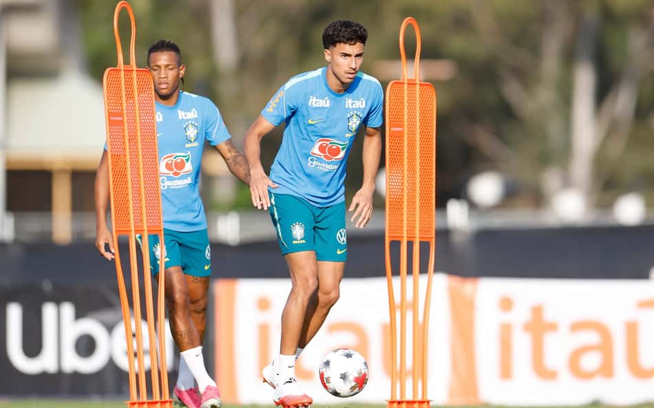 Vitor Reis durante treino do Brasil antes do jogo com a Austrália