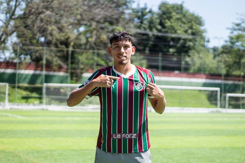 Fluminense acertou com o zagueiro Carlos Areco para o sub-20