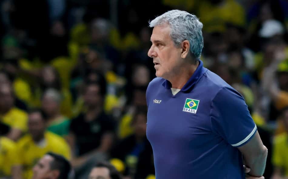Zé Roberto na estreia do Brasil no Sul-Americano feminino de vôlei
