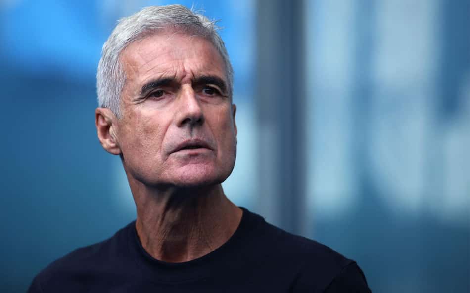 Luís Castro evita conflito com Renato Gaúcho e fala sobre Grêmio