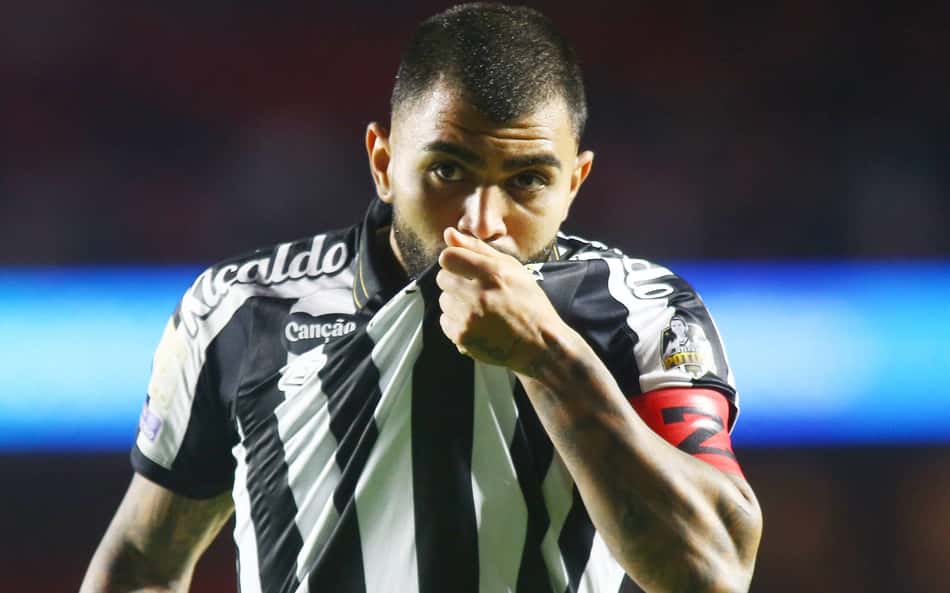 Gabigol estava há 4 anos sem balançar as redes contra o São Paulo (Foto: Mauricio De Souza/AGIF/Folhapress)