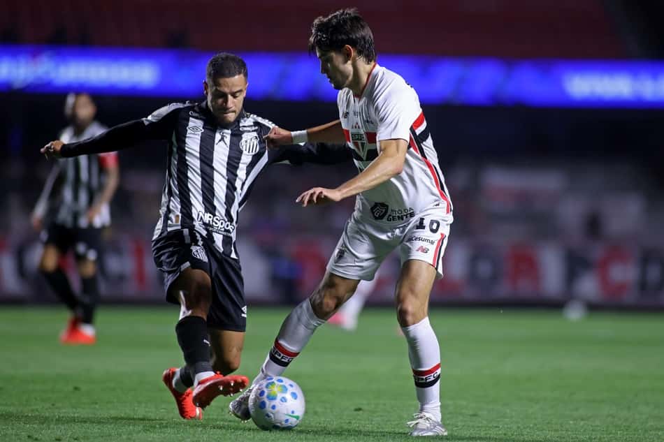 Philippe Coutinho estreia pelo Santos
