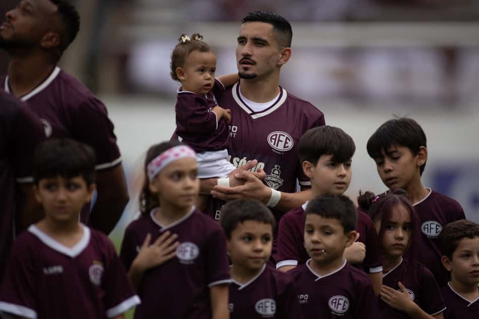 Vitor Barreto, jogador do Ferroviária, durante partida contra o Inter de Limeira - (Foto: Vinicius Silva/AGIF/Folhapress)