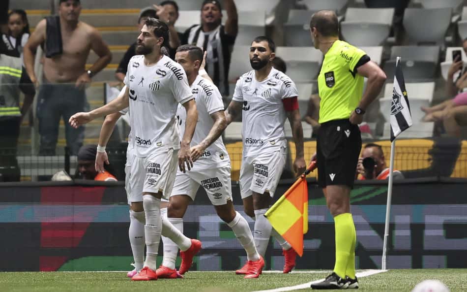 Santos vê chances de ir à Libertadores despencarem após derrota; veja números