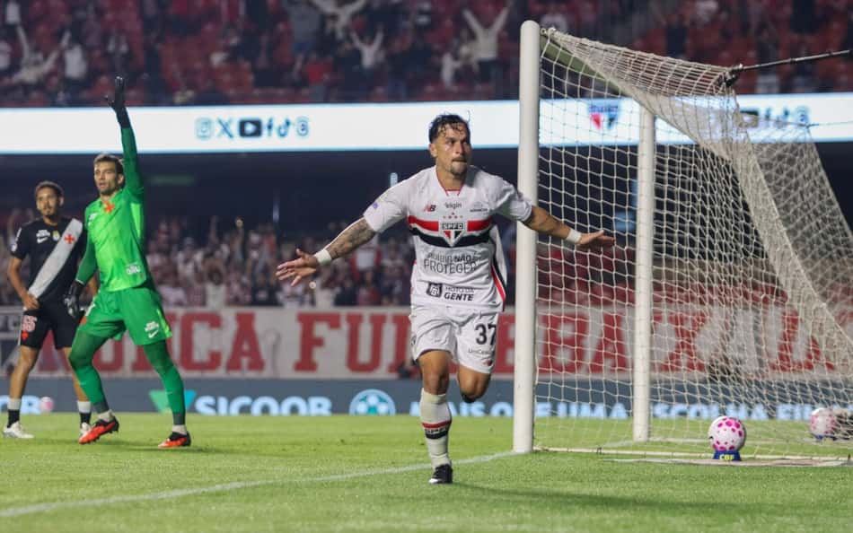 Artur, atacante do São Paulo