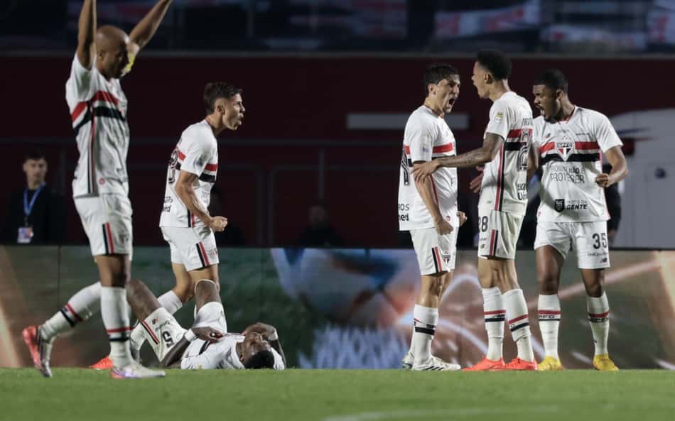 Jogadores do São Paulo comemoram