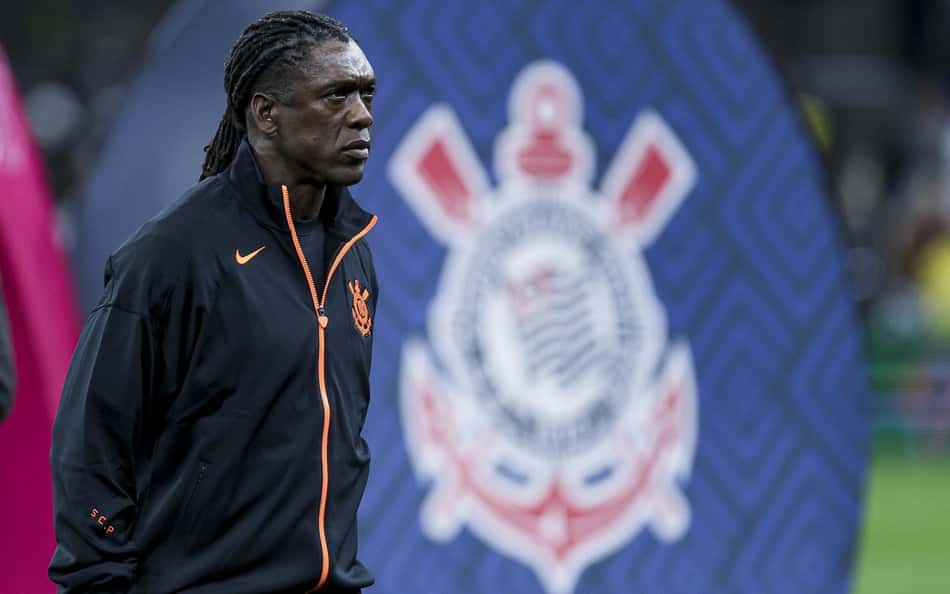 Seedorf durante aquecimento da equipe na partida contra o Vitória, na última segunda-feira (19)