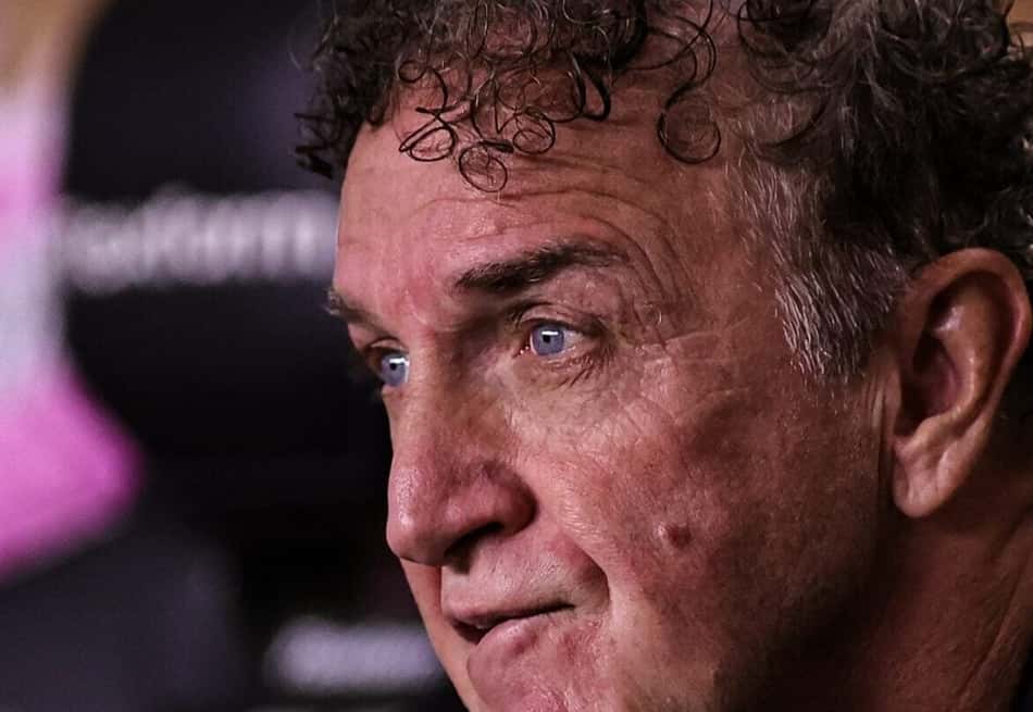 Cuca, técnico do Santos, durante partida contra o Bahia, no último sábado (24)