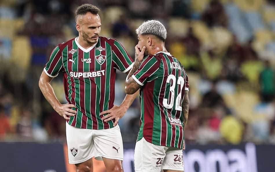 Renê e Acosta em ação pelo Fluminense (Foto: Lucas Merçon/ Fluminense FC)