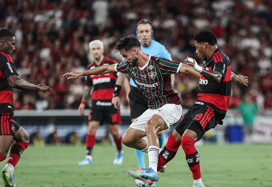 Martinelli em ação e Fluminense x Flamengo (Foto: Lucas Merçon/ Fluminense FC)
