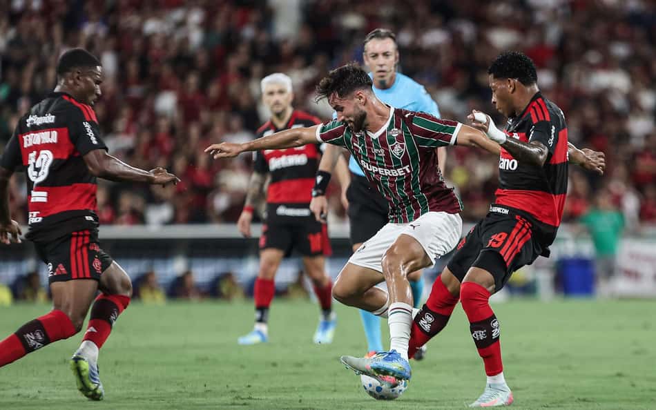 Martinelli em ação e Fluminense x Flamengo (Foto: Lucas Merçon/ Fluminense FC)
