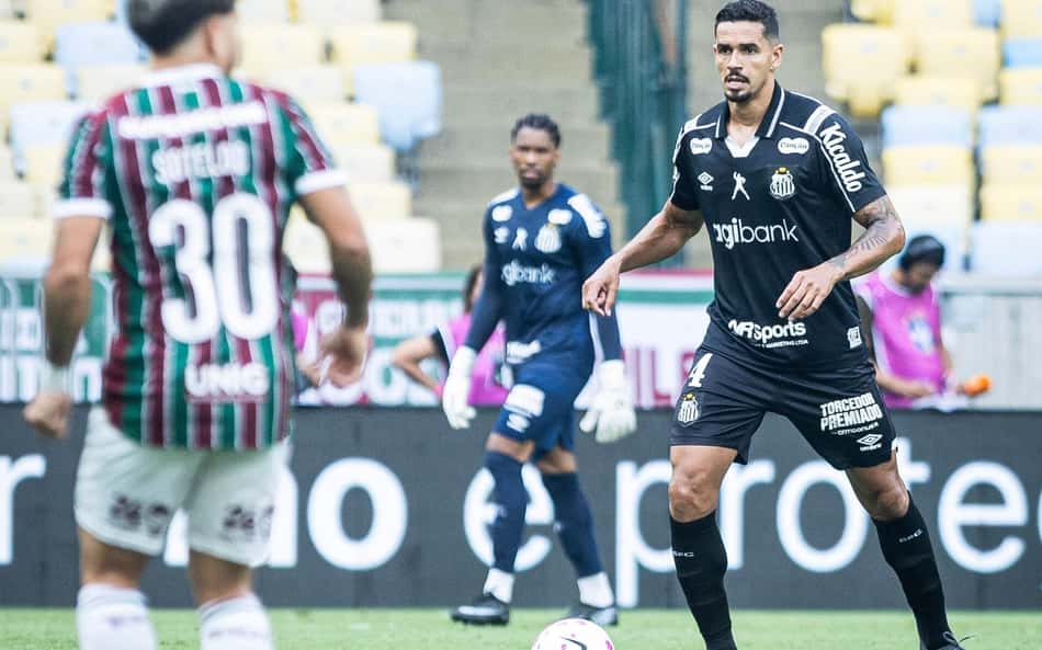Lucas Veríssimo contra o Fluminense, neste domingo (18)