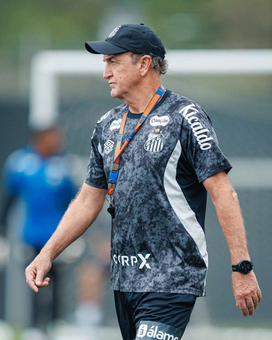Cuca durante o treinamento da última terça-feira (20)