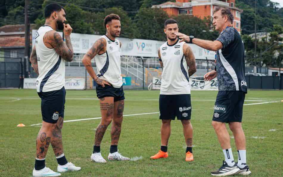 Santos treina com quarteto ofensivo e foca no duelo contra o Bahia