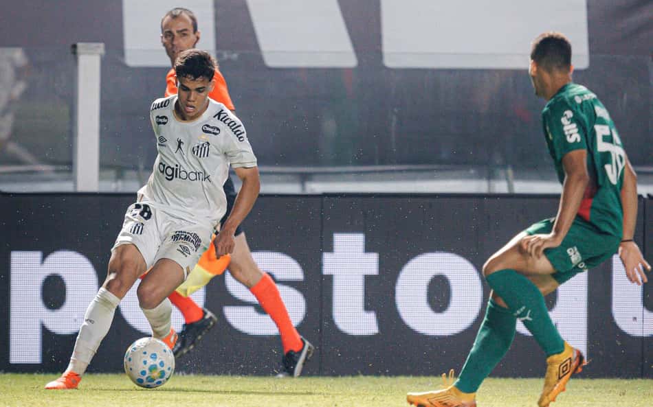 Gustavinho durante o clássico contra o Palmeiras nesta quarta-feira (28) - (Foto: Raul Baretta/ Santos FC.)