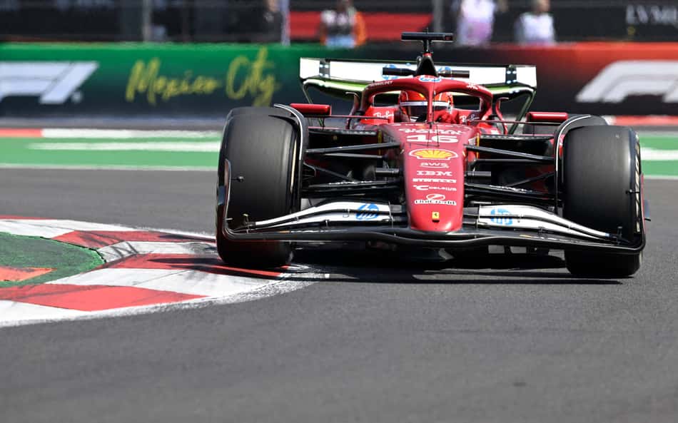 Charles Leclerc, Ferrari, no treino livre do GP do México de F1 (Foto: Alfredo ESTRELLA / AFP)