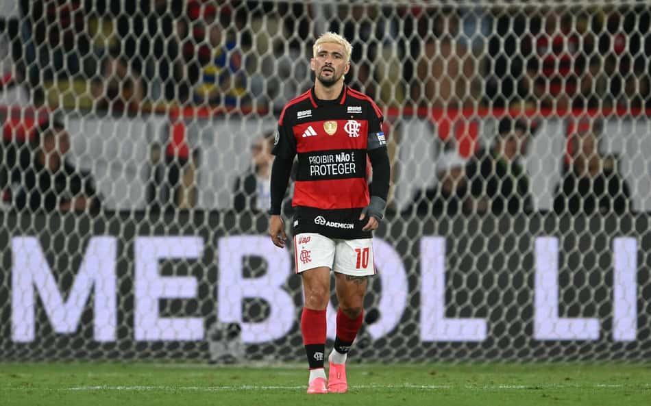 Arrascaeta na eliminação do Flamengo na Libertadores para o Estudiantes