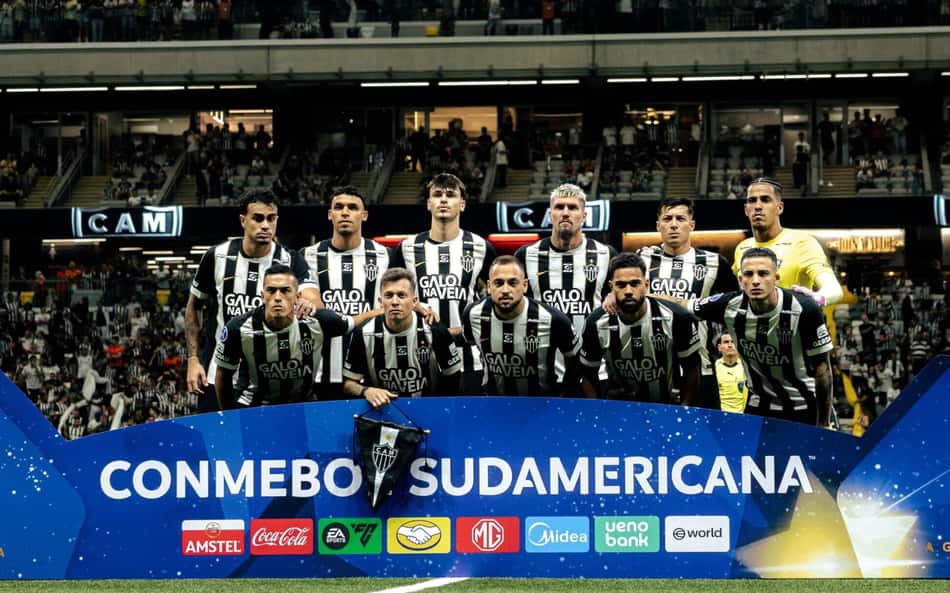 Elenco do Atlético-MG perfilado