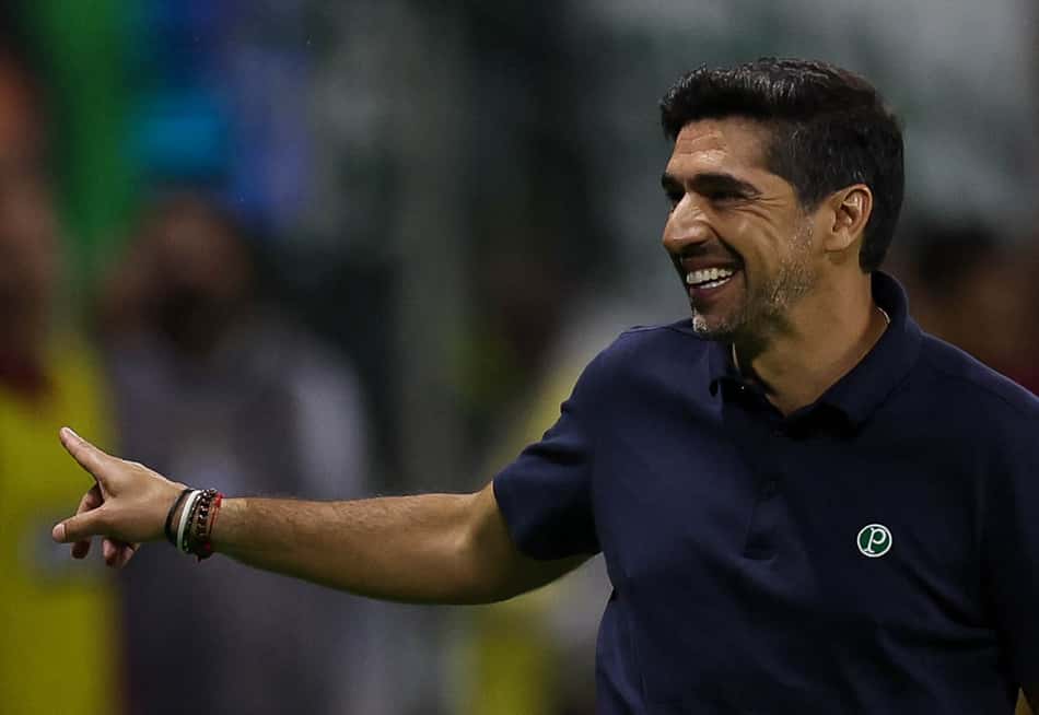 Abel Ferreira sorri na goleada do Palmeiras sobre o Corinthians (Foto: Cesar Greco/Palmeiras)