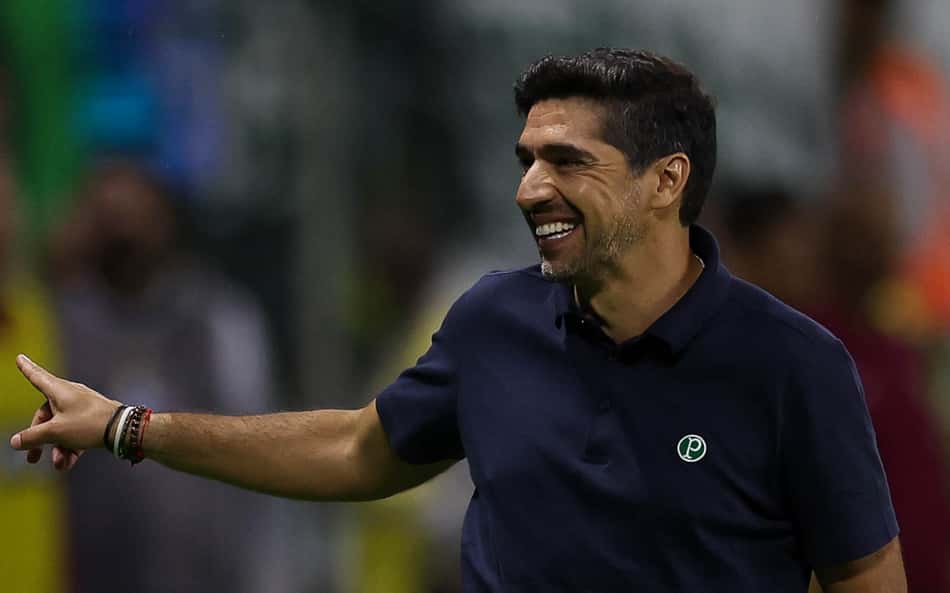 Abel Ferreira sorri na goleada do Palmeiras sobre o Corinthians (Foto: Cesar Greco/Palmeiras)