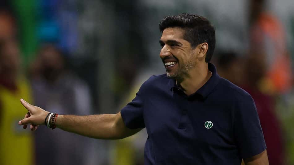 Abel Ferreira sorri na goleada do Palmeiras sobre o Corinthians (Foto: Cesar Greco/Palmeiras)