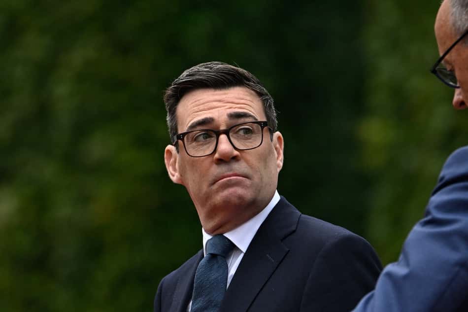 Andy Burnham é o primeiro-ministro da Grã-Bretanha (Foto: Tobias SCHWARZ / AFP)