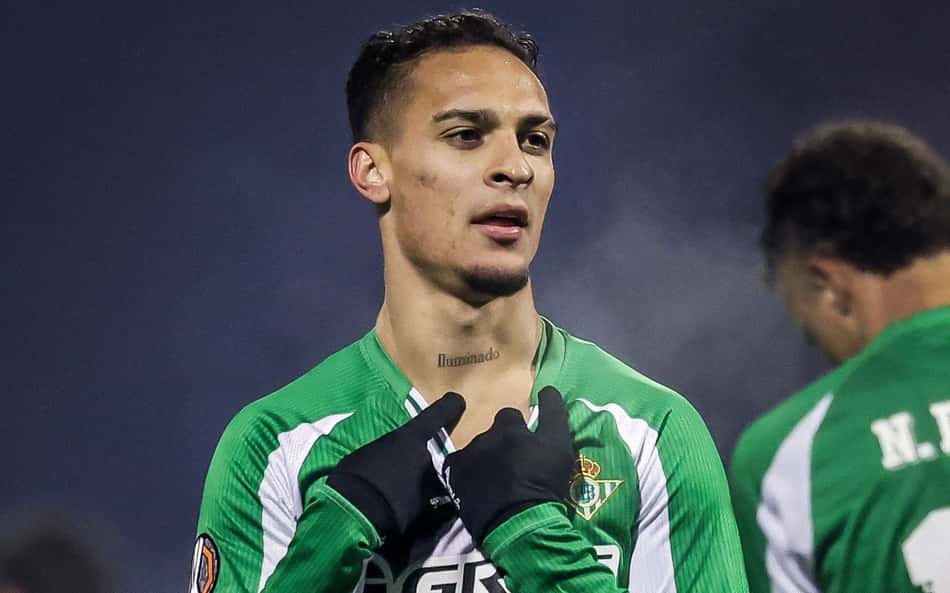 Antony tem casa assaltada durante Betis x Porto pela Champions League