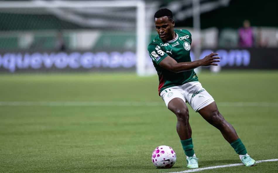 Arias em ação durante Palmeiras e Corinthians, pelo Campeonato Brasileiro