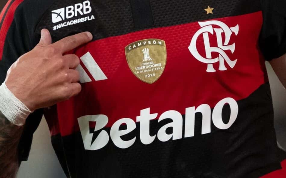 Craque do Flamengo brilha durante amistoso internacional pelo Uruguai (Foto: Jorge Rodrigues/AGIF/Folhapress)