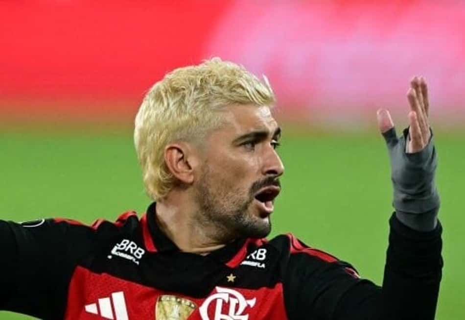 Arrascaeta reclama no adeus do Flamengo na semifinal da Libertadores