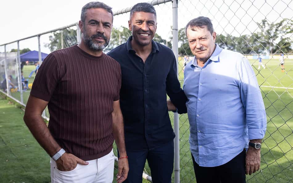 Profissionais e diretoria do Cruzeiro vão à final do Sub-20