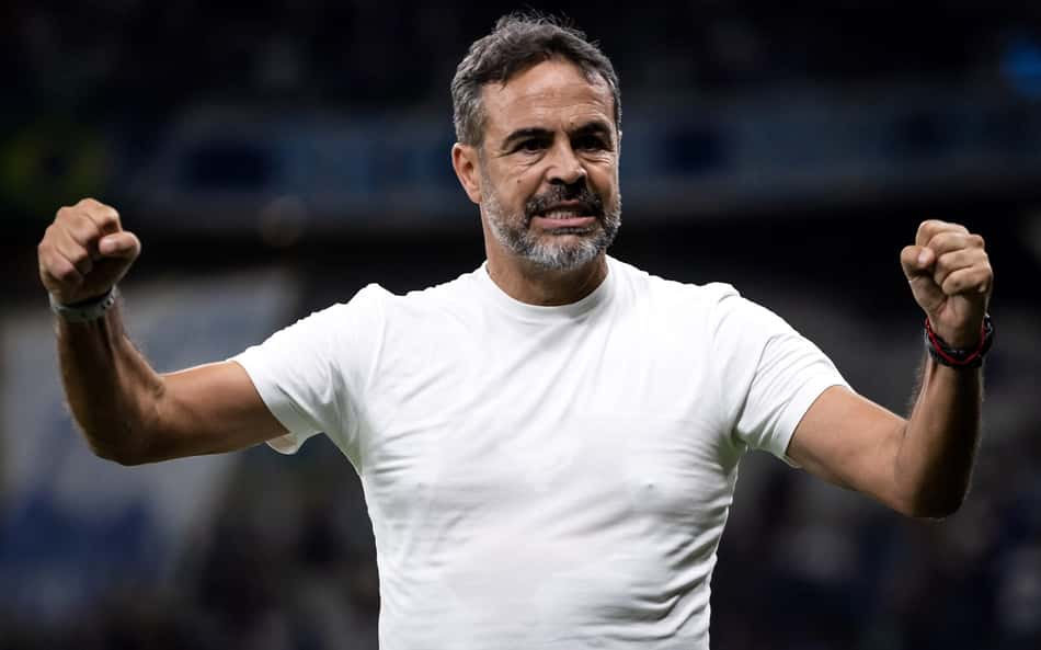 Artur Jorge comemora vitória